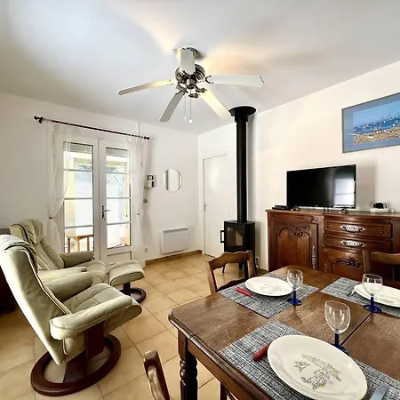 Holiday home Maison St-georges-d'oleron Avec Piscine Privee Et Veranda, 4 Couchages, Proche - Fr-1-246a-312 *